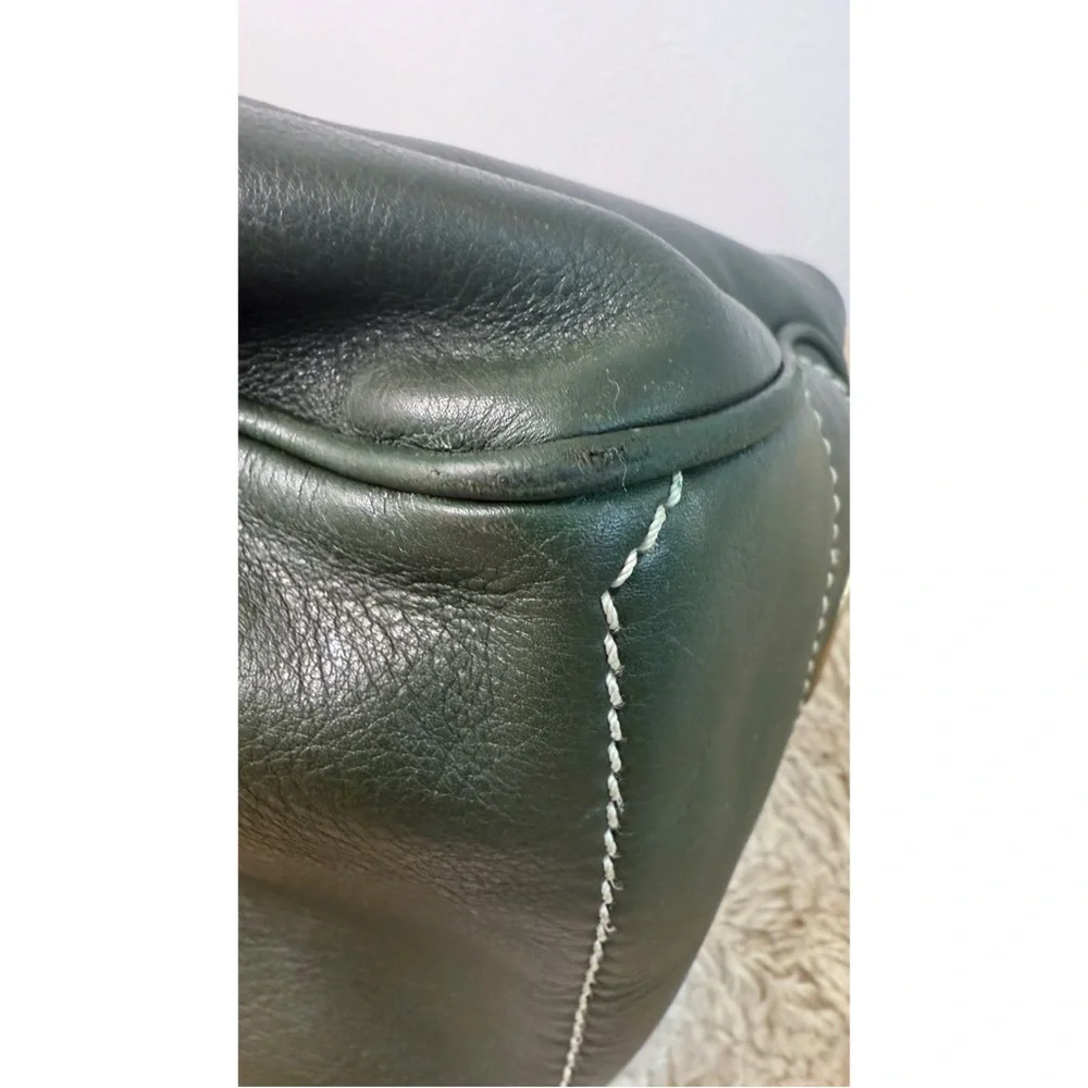 Authentic Vintage CELINE Boogie Bag in a rare kaki green. Old money, so chic! - Picture 13 of 13